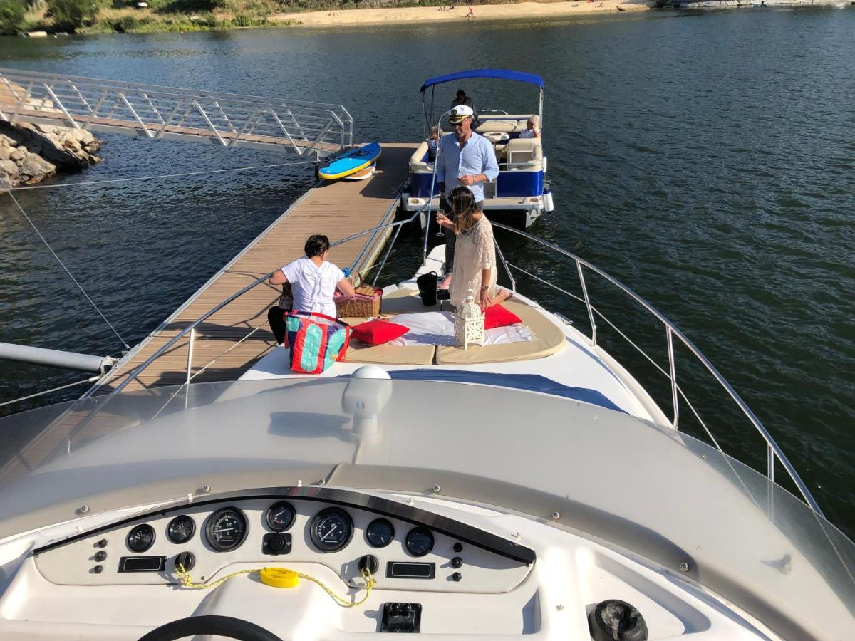 Aquadouro Yacht Radames - Sleep Boat Experience 호텔 카스텔루 지 파이바 외부 사진